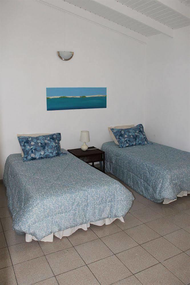 Portobello Apartments - Bonaire エクステリア 写真